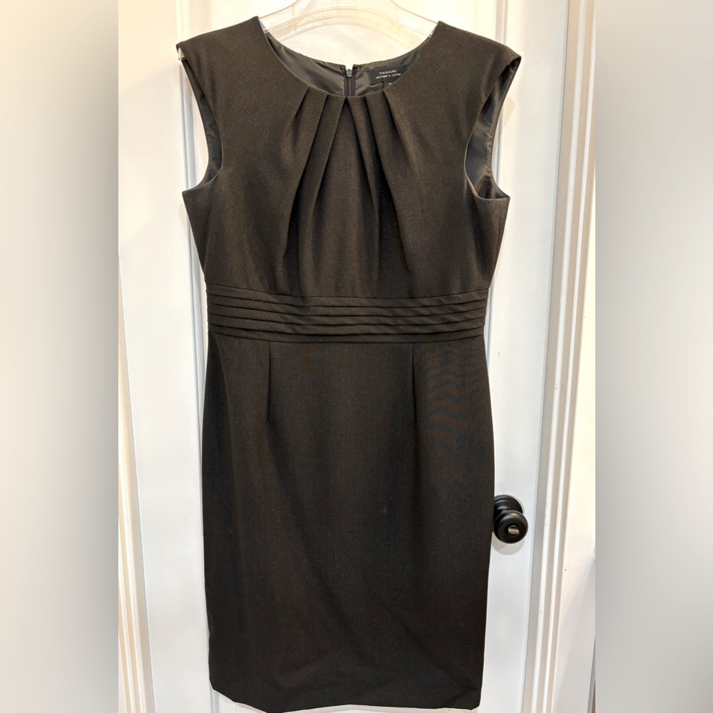 Tahari Sleeveless Black Sheath Dress Size 10